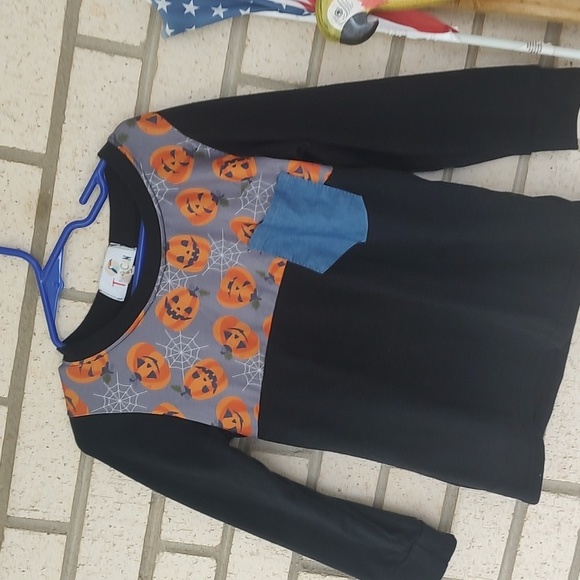 Pumpkin 🎃 shirt - Picture 4 of 10